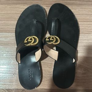 GUCCI LEATHER THONG SANDAL WITH DOUBLE G